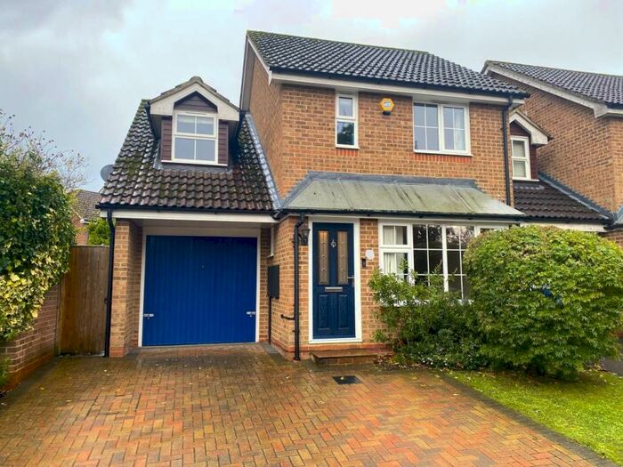 3 Bedroom House To Rent In Bartholomew Place, Warfield, Berkshire, RG42
