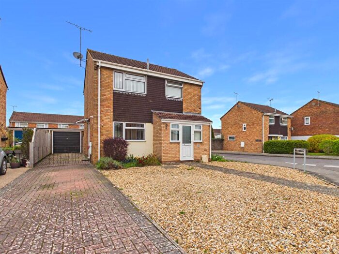 3 Bedroom Detached House For Sale In Page Close, Chippenham, SN14