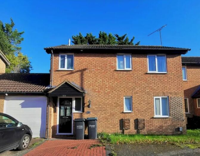 3 Bedroom Semi-Detached House To Rent In Rodeheath, Luton, Bedfordshire LU4