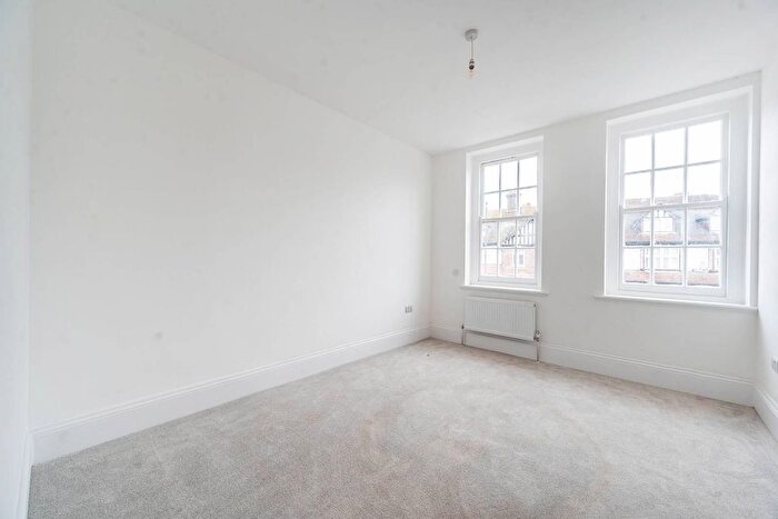 3 Bedroom Flat To Rent In Bridge Street, Pinner, HA5