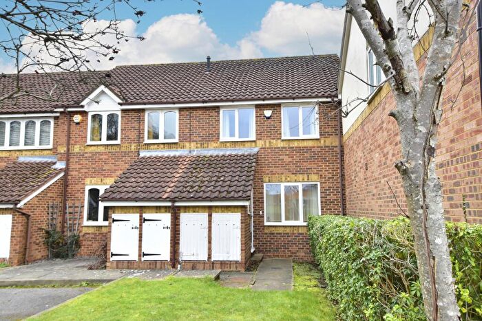 3 Bedroom End Of Terrace House For Sale In Columbia Avenue, Ruislip, HA4
