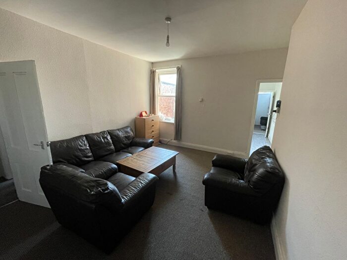 3 Bedroom Flat To Rent In Wingrove Gardens, Fenham, Fenham, Tyne And Wear, NE4