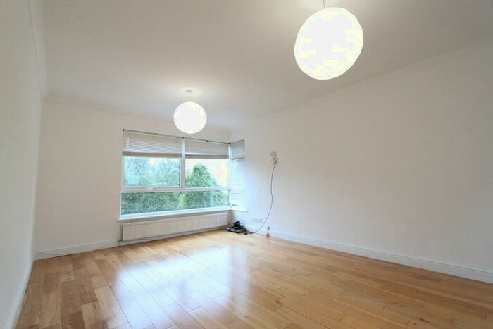 2 Bedroom Flat To Rent In Cleanthus Road, Shooters Hill, SE18