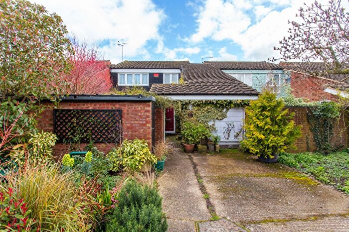 3 Bedroom Link Detached House To Rent In Riverside Close, Bridge, CT4