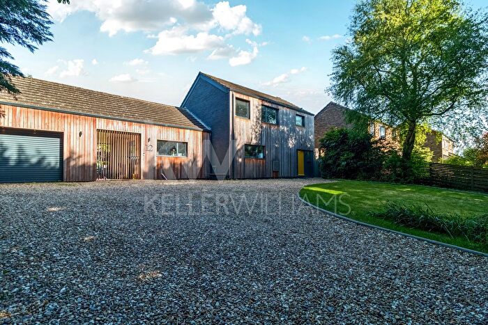 3 Bedroom Detached House For Sale In Stratford Road, Cosgrove, MK19