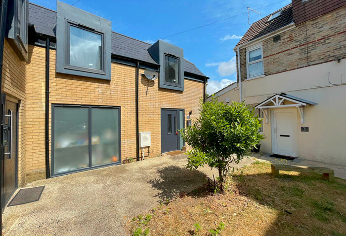 1 Bedroom Semi-Detached House To Rent In B Longfleet Road, Poole, Dorset, BH15