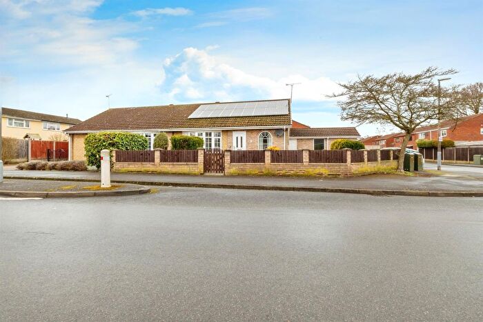 2 Bedroom Detached Bungalow For Sale In Dellfield Avenue, Lincoln, LN6