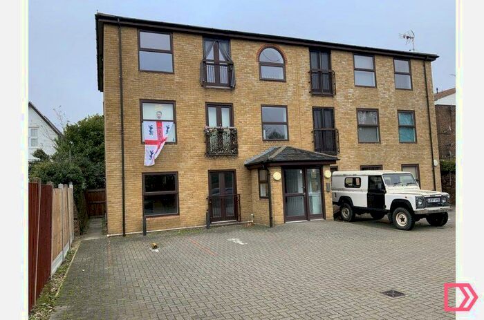 1 Bedroom Flat To Rent In James's Court, Gravesend, Kent, DA11