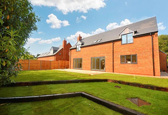 5 Bedroom Detached House For Sale In New Street, Earls Barton, Northampton, NN6