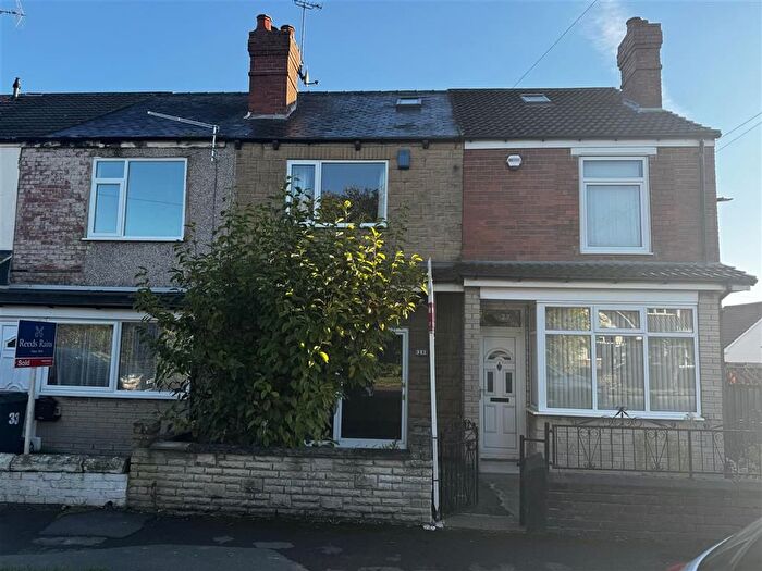 2 Bedroom Terraced House For Sale In Rotherham Road, Dinnington, Sheffield, S25