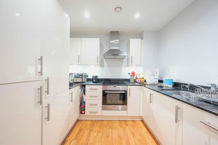 2 Bedroom Flat To Rent In Colindale, Colindale, London, NW9