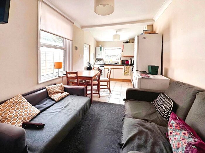 5 Bedroom House To Rent In Livingstone Road, Southampton, Hampshire, SO14