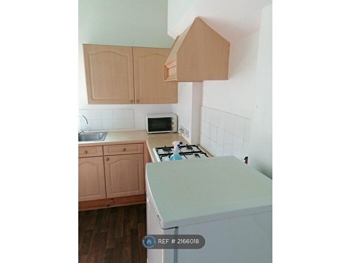 2 Bedroom Flat To Rent In Redland, Bristol, BS6