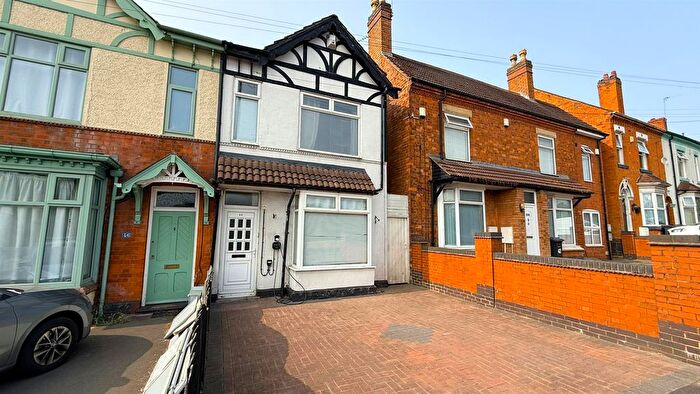 3 Bedroom End Of Terrace House For Sale In Bells Lane, Kings Norton, Birmingham, B14