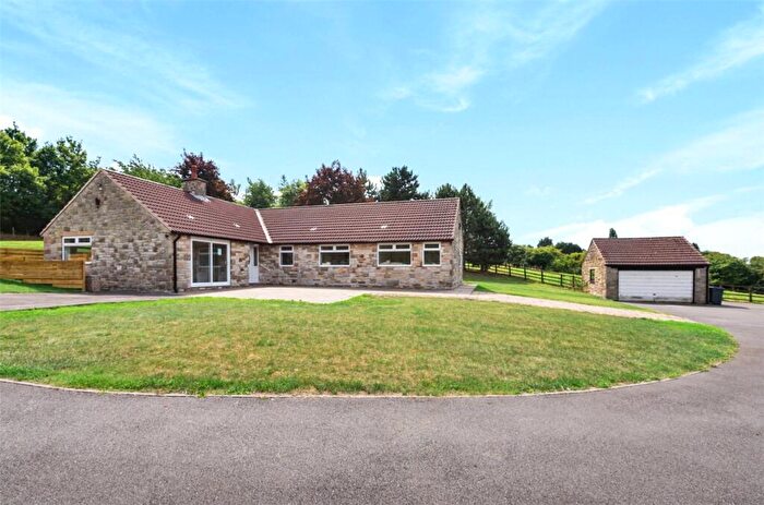 4 Bedroom Bungalow To Rent In Chesterfield Road, Barlborough, Chesterfield, Derbyshire, S43