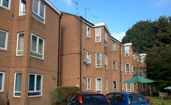 1 Bedroom Flat To Rent In Braybrook Court, Bradford, West Yorkshire, BD8