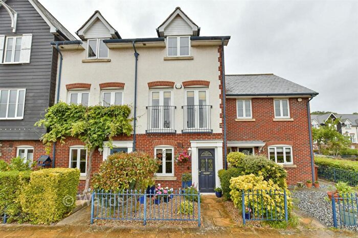 3 Bedroom Town House For Sale In Galleon Way, Upnor, Rochester, Kent, ME2