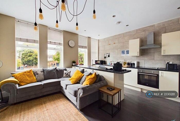 3 Bedroom Flat To Rent In Knutsford Road, Wirral, CH46