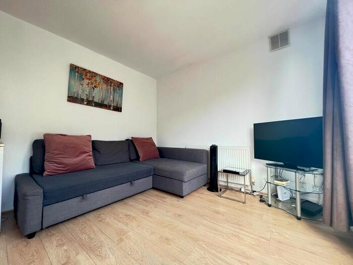 1 Bedroom Flat To Rent In Maple Street, London, W1T