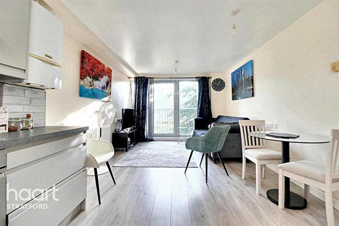2 Bedroom Flat To Rent In Cundy Road, London, E16