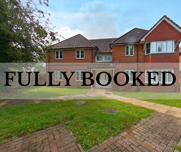 1 Bedroom Flat To Rent In Pound Road, Busledon, Southampton, SO31