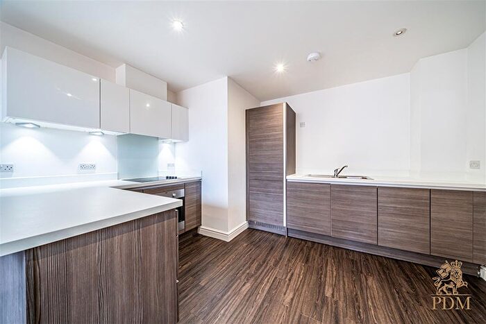 2 Bedroom Flat To Rent In Hounds Gate, Nottingham, NG1