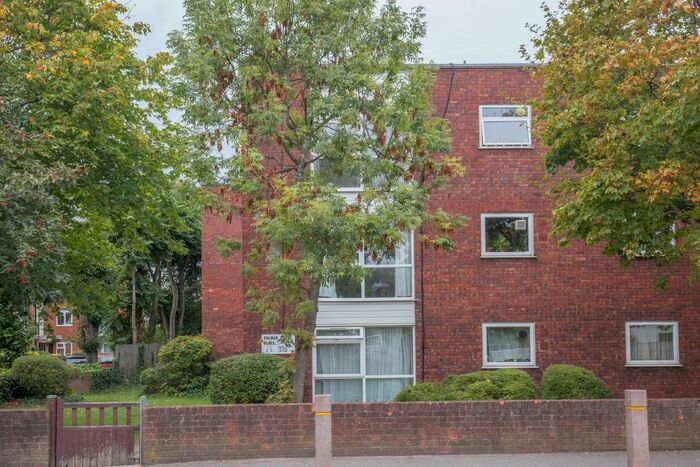 1 Bedroom Flat To Rent In Berrylands Road, Surbiton, KT5