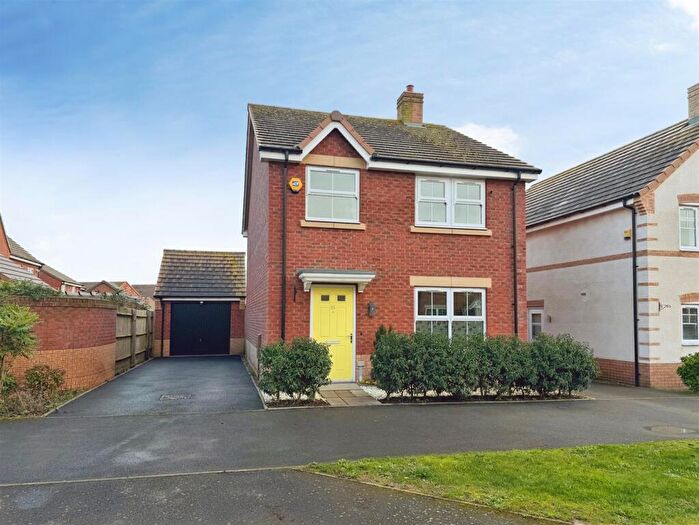 3 Bedroom Detached House For Sale In Lionheart Avenue, Bishops Tachbrook, Leamington Spa, CV33