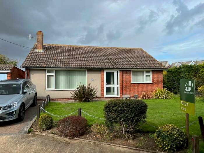 3 Bedroom Bungalow To Rent In Bobbin Lodge Hill, Chartham, Canterbury, CT4