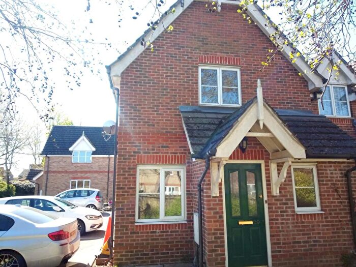 2 Bedroom End Of Terrace House To Rent In Huntington Place, Langley, Berkshire, SL3