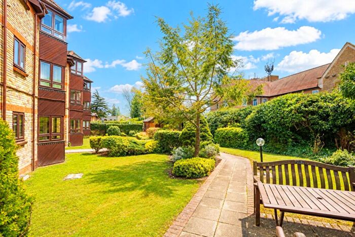 1 Bedroom Apartment For Sale In Hatfield Road, St. Albans, Hertfordshire, AL1