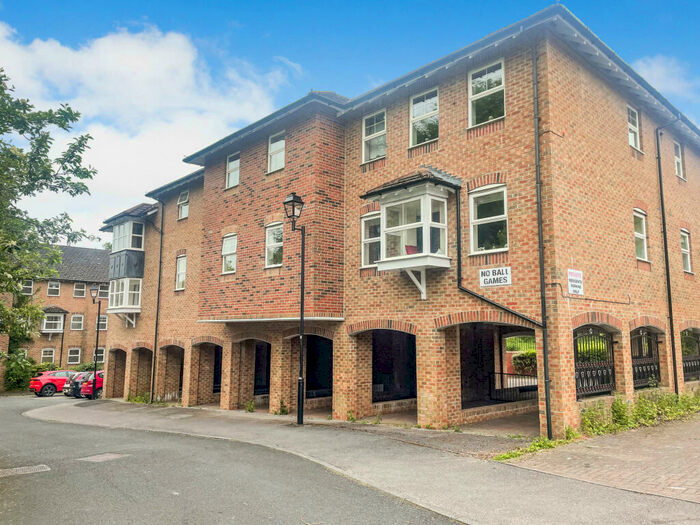 2 Bedroom Flat To Rent In St. Giles Close, Gilesgate, Durham, Durham, DH1