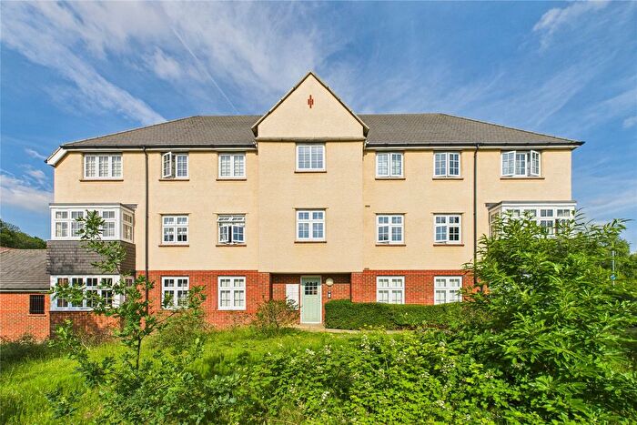 1 Bedroom Flat For Sale In Falcon Way, Bracknell, Berkshire, RG12