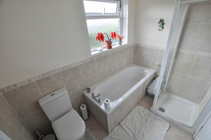 2 Bedroom Bungalow For Sale In Lacy Drive, Wimborne, BH21