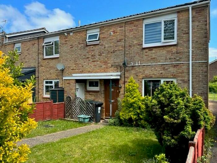 3 Bedroom End Of Terrace House To Rent In Wagner Close, Brighton Hill, RG23