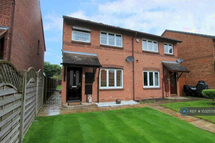 3 Bedroom Semi-Detached House To Rent In Greystoke Drive, Ruislip, HA4