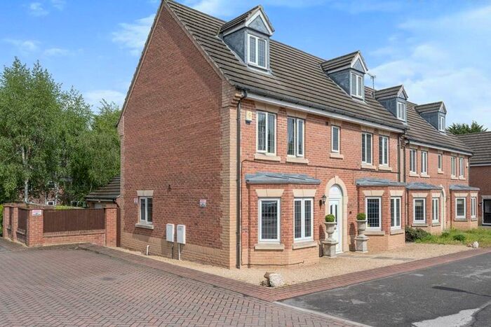 5 Bedroom Detached House For Sale In Apple Tree Way, Bessacarr, Doncaster, DN4