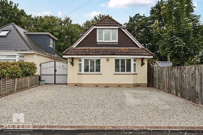 4 Bedroom Chalet For Sale In Stanfield Road, Ferndown, BH22