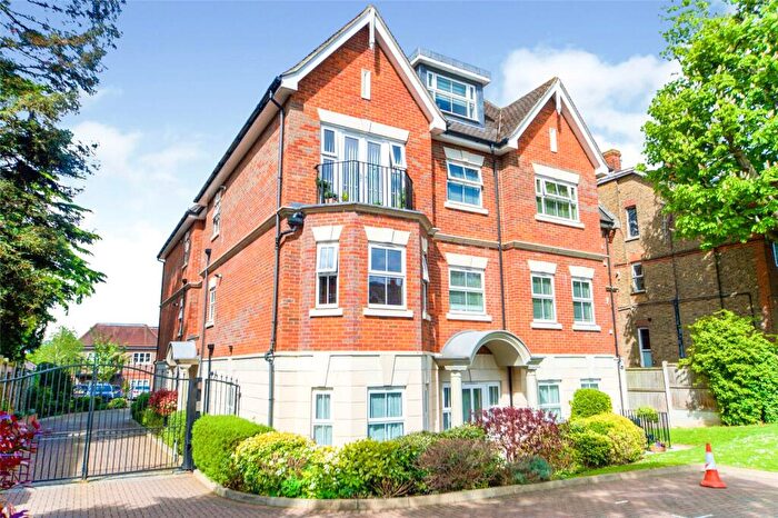 2 Bedroom Flat For Sale In Fairmead Lodge, The Ridgeway, Enfield, EN2