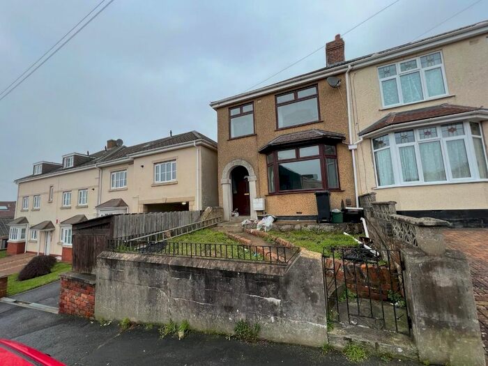 3 Bedroom Semi-Detached House To Rent In King Johns Road, Kingswood, Bristol, BS15