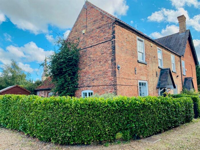 3 Bedroom Cottage For Sale In Main Street, Carlton-On-Trent, Newark, NG23