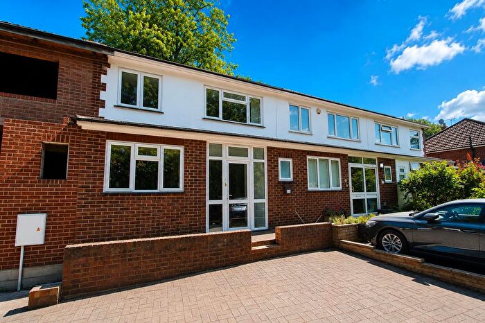 3 Bedroom Property For Sale In Riverside Close, Wallington, SM6