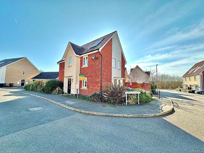 3 Bedroom Detached House For Sale In Lockgate Road, Pineham Lock, Northampton, NN4