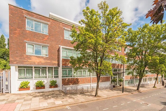 2 Bedroom Flat To Rent In Heathcroft, Ealing, W5