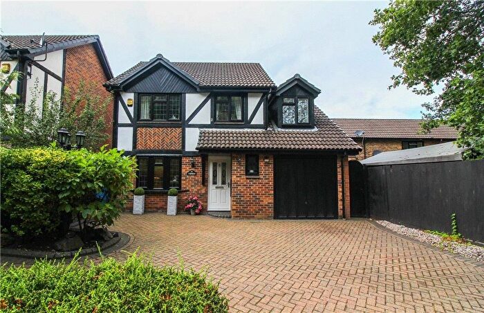 4 Bedroom Detached House For Sale In Old Monteagle Lane, Yateley, Hampshire, GU46
