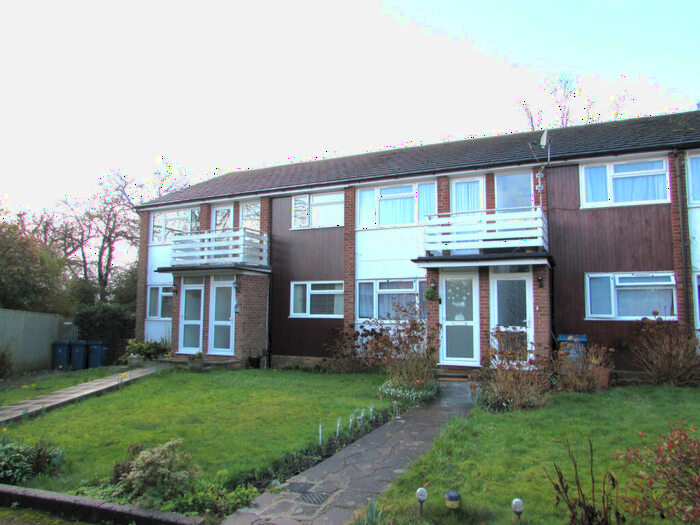 2 Bedroom Maisonette To Rent In Stamford Close, Harrow, Middlesex, HA3