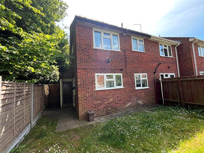 1 Bedroom Terraced House For Sale In St Catherines Close, Daventry, Northamptonshire, NN11
