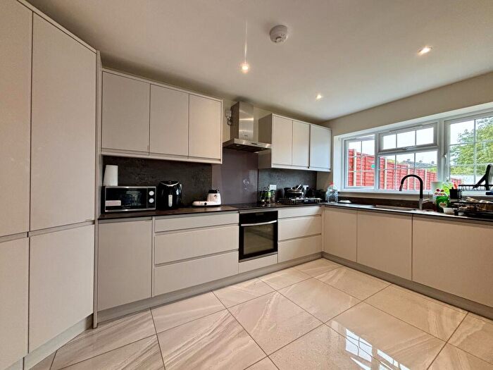 1 Bedroom House To Rent In Merrow Way, CR0