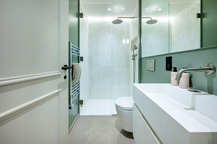 1 Bedroom Flat To Rent In Nevern Square, London, SW5