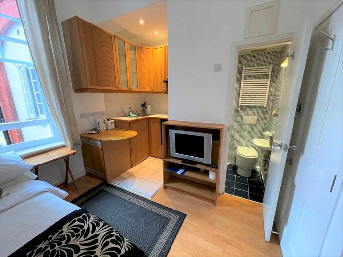 Studio To Rent In Fulham Palace Road, Hammersmith, London, W6